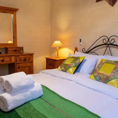 Fieldend B&B * Għarb