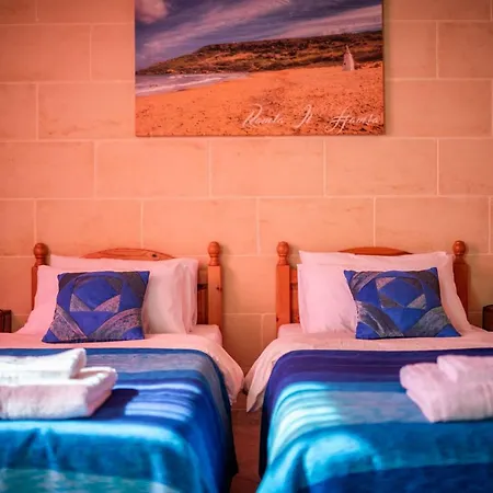 Fieldend B&B Couette-café Għarb